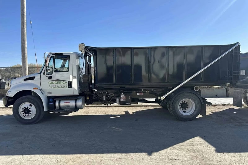What Is Commercial Truck Repair? What It Covers and Who Needs It